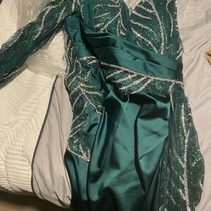 Selling this beautiful elegant long dress, worn only once for a wedding